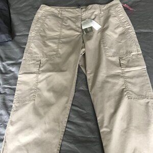 NEW Eileen Fisher women's crop cargo pants in a khaki/tan color - Sz M